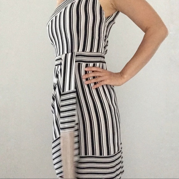 ❌Sold❌🔥 BCBG Maxazria Women’s Black Striped Dress 🔥 - Picture 4 of 9